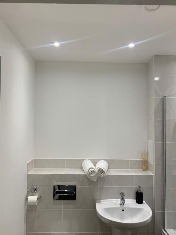 Lakeside 2 Bed Luxury Apartment No Parties No Events Early Check-In Late Check- Out Allowed 西瑟罗克 外观 照片