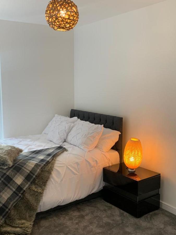 Lakeside 2 Bed Luxury Apartment No Parties No Events Early Check-In Late Check- Out Allowed 西瑟罗克 外观 照片