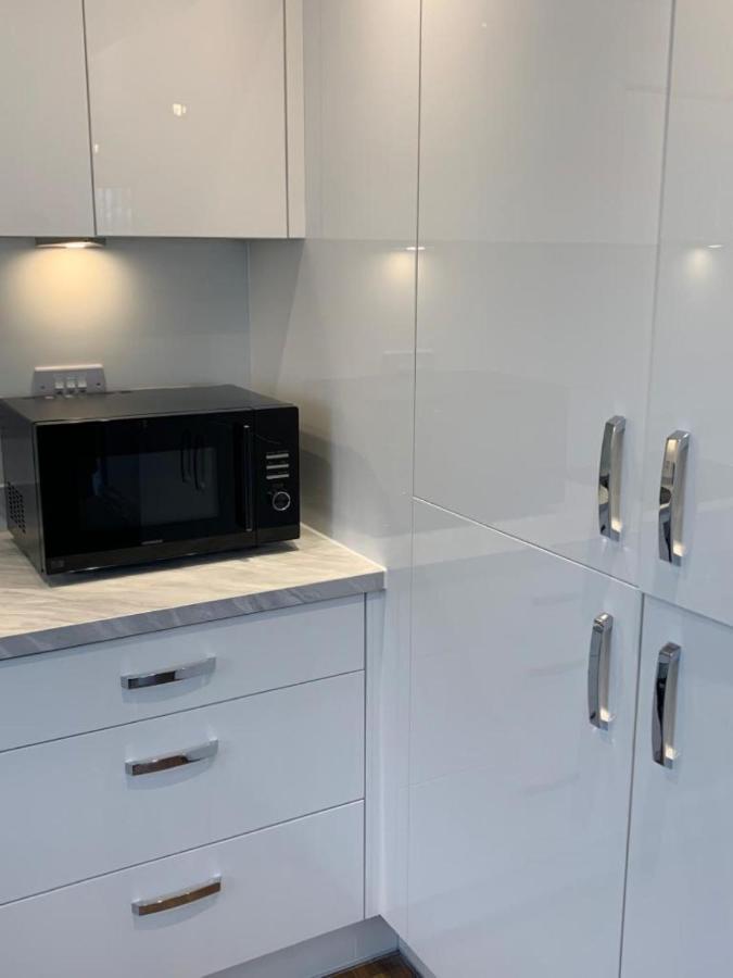 Lakeside 2 Bed Luxury Apartment No Parties No Events Early Check-In Late Check- Out Allowed 西瑟罗克 外观 照片