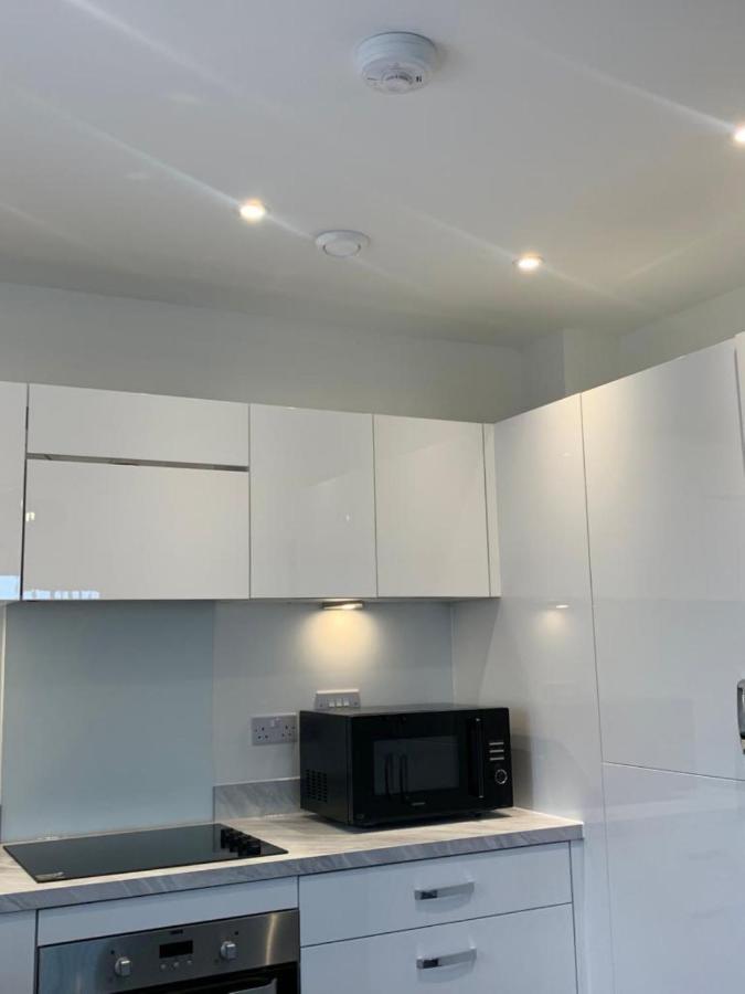Lakeside 2 Bed Luxury Apartment No Parties No Events Early Check-In Late Check- Out Allowed 西瑟罗克 外观 照片
