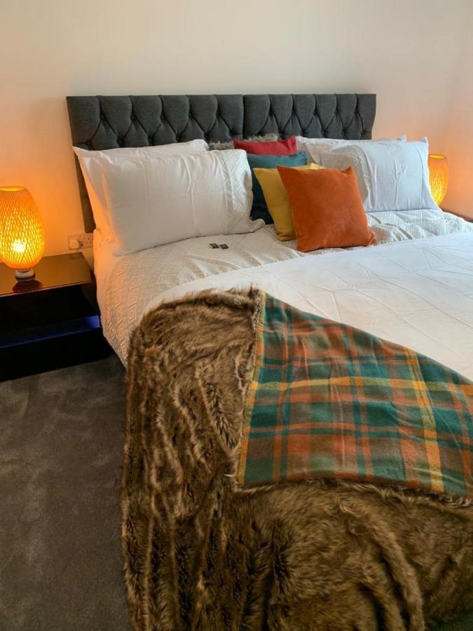 Lakeside 2 Bed Luxury Apartment No Parties No Events Early Check-In Late Check- Out Allowed 西瑟罗克 外观 照片
